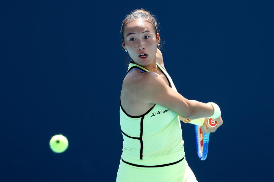 WTA迈阿密站:郑钦文2-0完胜斯蒂芬斯 晋级32强